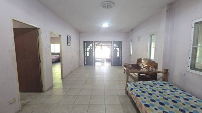 บ้านสวน ริมคลองชลประทาน ติดถนนลาดยาง 1ไร่