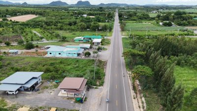 ที่ดินใกล้ถนนทางหลวง เนื้อที่ 1 ไร่ ติดถนน 2 ด้าน