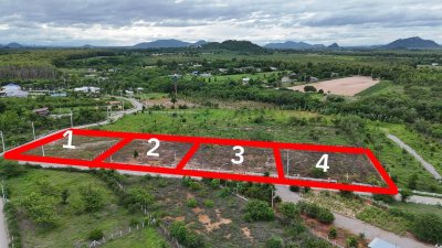 ที่ดินใกล้ถนนทางหลวง เนื้อที่ 1 ไร่ ติดถนน 2 ด้าน