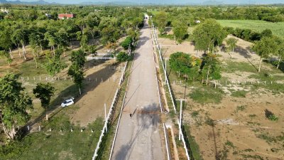 ที่ดินโฉนด ถนนกว้าง ใกล้รพ.และตลาดจอมบึง 10นาที เริ่มต้น 200 ตารางวา