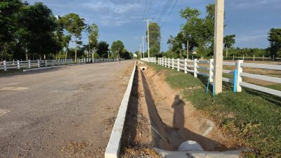 ที่ดินโฉนด ใกล้รพ.และตลาดจอมบึง 200 ตารางวา 490,000 บาท