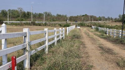 ที่ดินโฉนด 1 ไร่ ไม่มีประวัติน้ำท่วม เป็นเนินสูงกว่าถนนหลัก