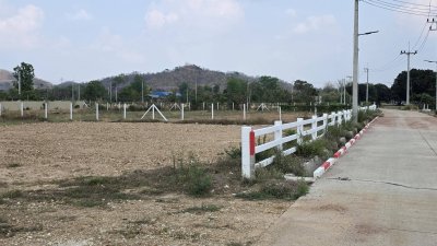 ที่ดินโฉนด วิวเขาโอบ 265 ตร.วา 690,000.- ฟรีโอน