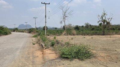 ที่ดินโฉนด 1ไร่ 2งาน ติดถนนลาดยาง ราคา 750,000บาท