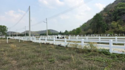 ที่ดินโฉนด วิวเขาโอบ 335 ตร.วา 860,000.- ฟรีโอน