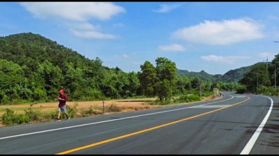 ที่ดิน ติดถนนทางหลวง 3207 หน้ากว้าง 300 ม. ที่ดินถมแล้ว