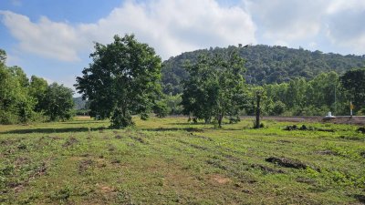 ที่ดิน ติดถนนทางหลวง 3207 หน้ากว้าง 300 ม. ที่ดินถมแล้ว