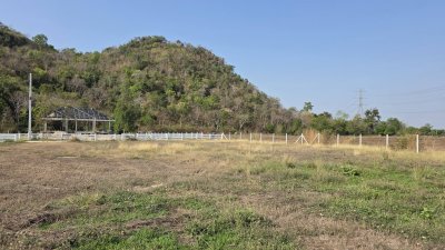 ที่ดินโฉนด วิวเขาโอบ 335 ตร.วา 860,000.- ฟรีโอน