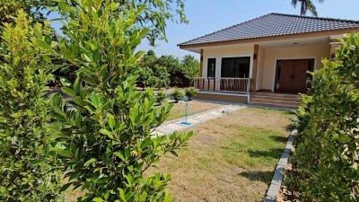 ที่ดินโฉนดพร้อมบ้าน ใกล้ตลาดจอมบึง ติดถนน 2 ด้าน ต.จอมบึง อ.จอมบึง จ.ราชบุรี