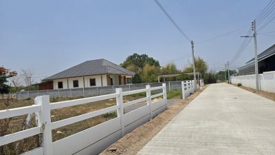 ที่ดินไม่เคยมีประวัติน้ำท่วม ใกล้รพ. ถนนคอนกรีต ต.จอมบึง อ.จอมบึง จ.ราชบุรี