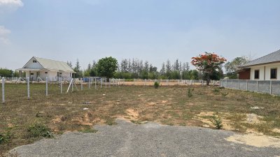 ที่ดินไม่เคยมีประวัติน้ำท่วม ใกล้รพ. ถนนคอนกรีต ต.จอมบึง อ.จอมบึง จ.ราชบุรี