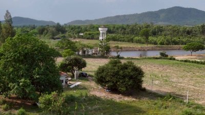 ที่ดินโฉนดพร้อมสิ่งปลูกสร้าง 2 ห้องนอน 1 ห้องน้ำ มีแหล่งน้ำการเกษตร