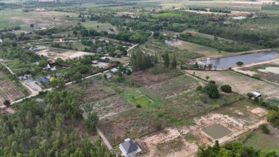 ที่ดินโฉนดพร้อมสิ่งปลูกสร้าง 2 ห้องนอน 1 ห้องน้ำ มีแหล่งน้ำการเกษตร