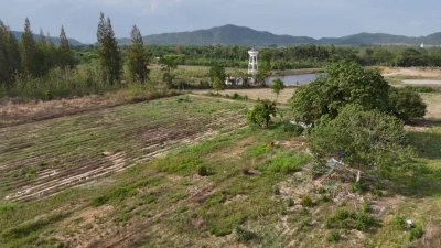 ที่ดินโฉนดพร้อมสิ่งปลูกสร้าง 2 ห้องนอน 1 ห้องน้ำ มีแหล่งน้ำการเกษตร