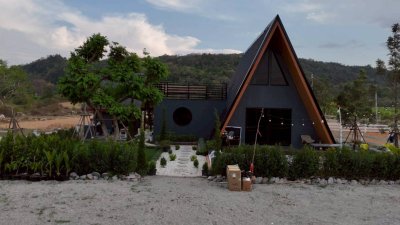 บ้านพร้อมที่ดินโฉนดวิวเขา พร้อมเฟอร์นิเจอร์ และพื้นที่สวนพักผ่อนชมวิว