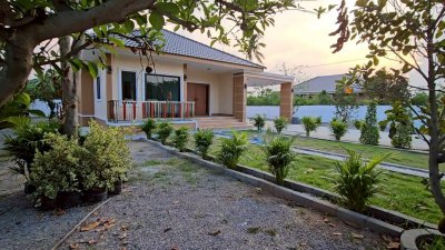 ที่ดินโฉนดพร้อมบ้าน ใกล้ตลาดจอมบึง ติดถนน 2 ด้าน ต.จอมบึง อ.จอมบึง จ.ราชบุรี