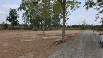 ที่ดินแบ่งขาย โครงการติดถนน 4 เลน เริ่มต้น 150 ตร.วา 650,000.-