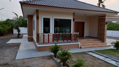 ที่ดินโฉนดพร้อมบ้าน ใกล้ตลาดจอมบึง ติดถนน 2 ด้าน ต.จอมบึง อ.จอมบึง จ.ราชบุรี