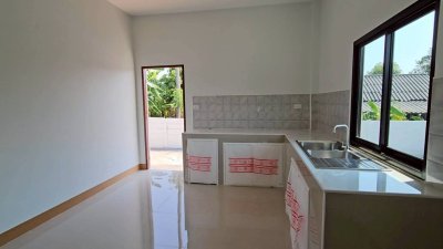 ที่ดินโฉนดพร้อมบ้าน ใกล้ตลาดจอมบึง ติดถนน 2 ด้าน ต.จอมบึง อ.จอมบึง จ.ราชบุรี