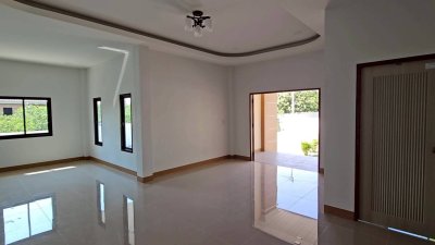 ที่ดินโฉนดพร้อมบ้าน ใกล้ตลาดจอมบึง ติดถนน 2 ด้าน ต.จอมบึง อ.จอมบึง จ.ราชบุรี