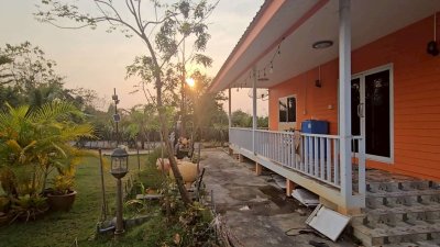 ที่ดินโฉนดพร้อมสิ่งปลูกสร้าง 5 หลัง แถมเฟอร์นิเจอร์ภาย, เครื่องใช้ไฟฟ้า มีสระน้ำทำการเกษตร