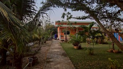 ที่ดินโฉนดพร้อมสิ่งปลูกสร้าง 5 หลัง แถมเฟอร์นิเจอร์ภาย, เครื่องใช้ไฟฟ้า มีสระน้ำทำการเกษตร