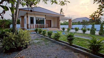 ที่ดินโฉนดพร้อมบ้าน ใกล้ตลาดจอมบึง ติดถนน 2 ด้าน ต.จอมบึง อ.จอมบึง จ.ราชบุรี