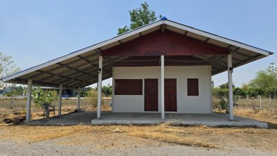 บ้านสวน ปลูกต้นไม้หลากชนิด ต.จอมบึง อ.จอมบึง จ.ราชบุรี