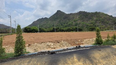 ที่โฉนด วิวภูเขาล้อม ต.เขาชะงุ้ม อ.โพธาราม จ.ราชบุรี
