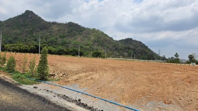 ที่โฉนด วิวภูเขาล้อม ต.เขาชะงุ้ม อ.โพธาราม จ.ราชบุรี