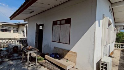บ้านทำเลค้าขายติดถนนทางหลวงแผ่นดิน ต.ห้วยไผ่ อ.เมืองราชบุรี จ.ราชบุรี