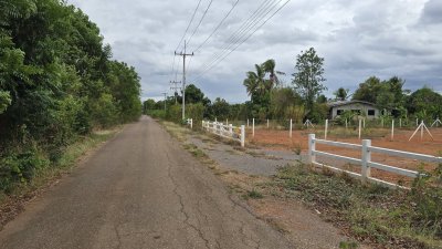 ที่ดินวิวเขา ติดถนนลาดยาง ที่ดินโฉนด ไฟฟ้า น้ำประปา ล้อมรั้ว