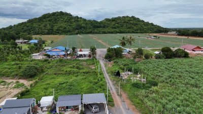 ที่ดินโฉนด 100 ตร.วา  300,000.- วิวเขาล้อม บ้านใหม่ กาญจนบุรี