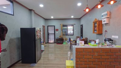 บ้านสวน 1 ไร่ 2 งาน ออกแบบมีบ้าน 2 หลัง มีหลังเรือนใหญ่ และเรือนเล็ก