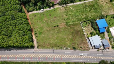 ที่ดินริมถนนทางหลวงชนบท 4036 ทำเลดี ติดถนนสาธารณะ 3ด้าน