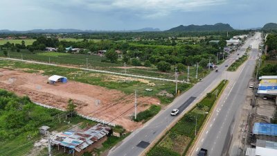 ที่ดินใกล้ถนน 4 เลน 150 ตร.วา 650,000.- ถนนคอนกรีต ไฟฟ้า น้ำประปาภูมิภาค