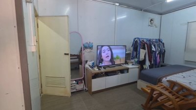 บ้านสวนเกษตร บ้าน 2 หลัง เนื้อที่ 4 ไร่ 60 ตร.วา อ.โพธาราม จ.ราชบุรี