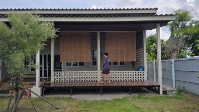 บ้านพร้อมที่ดิน บรรยากาศร่มรื่น แหล่งชุมชน โฉนดเนื้อที่ 167 ตารางวา