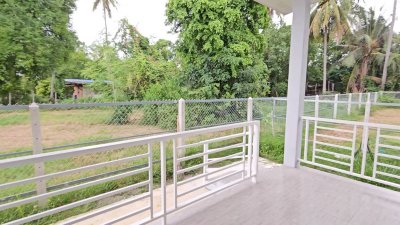 บ้านติดถนน 2 ด้าน ใกล้มหาวิทยาลัยราชภัฏหมู่บ้านจอมบึง ตลาดจอมบึง ,ถนนทางหลวงแผ่นดินเส้นสวนผึ้ง