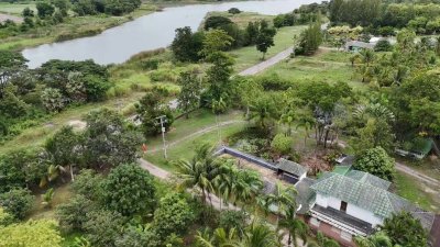 บ้านพักรีสอร์ท อ่างเก็บน้ำชัฏป่าหวาย บรรยากาศร่มรื่น ทำเลและการเดินทางสะดวก