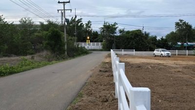 ที่ดินติดถนนหลัก จอมบึง-ป่าหวาย ฝั่งขาเข้าสวนผึ้ง