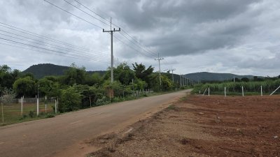 ที่ดินโฉนด วิวเขาล้อม ติดถนนลาดยาง แปลงหัวมุมถนน 2 ด้าน 4 ไร่ 3 งาน