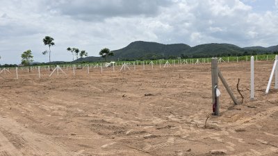 ที่ดินโฉนด วิวเขาล้อม ติดถนนทางหลวงชนบท ค้าขายได้ ทำธุรกิจได้