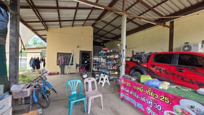 บ้านพร้อมกิจการร้านค้า ติดถนนทางหลวง ใกล้แยกปากท่อถนนเพชรเกษม
