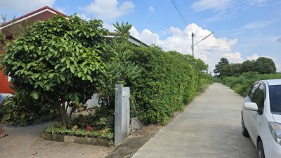 โฉนดพร้อมบ้าน สวนผสมผสานเต็มพื้นที่ *น้ำไม่ท่วม ที่ตั้ง : ต.จอมบึง อ.จอมบึง จ.ราชบุรี