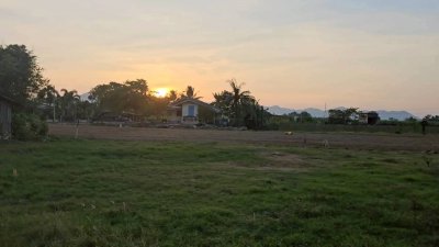 ที่ดิน 80 ตร.วา ราคา 170,000 บาท 100 ตร.วา ราคา 190,000 บาท