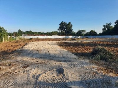 ขายที่ดินใกล้ถนนใหญ่ 100ม. มีเพื่อนบ้าน อยู่ใกล้อบต.เบิกไพร