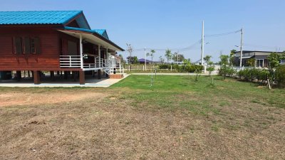 บ้านพร้อมที่ดิน 1 ไร่ 1 งาน 29 ตร.วา บ้านทรงไทยคู่ (น๊อคดาวน์)