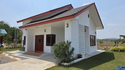 บ้าน 200 ตร.วา โฉนดพร้อมโอน ราคา 1,890,000 บาท อ.จอมบึง จ.ราชบุรี