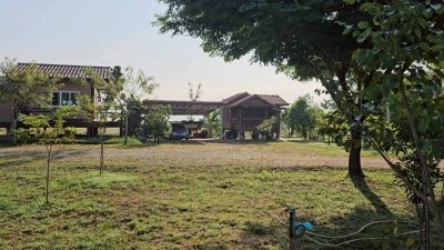 บ้านสวนทำเลติดถนนลาดยาง 2.2ล้าน